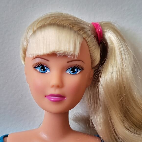 Steffi Doll in Blue Pants Suit and Handbag - Picture 4 of 7